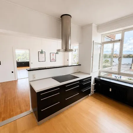 Large 3br With Elevator Vewing Over The Lakes Apartament Kopenhaga